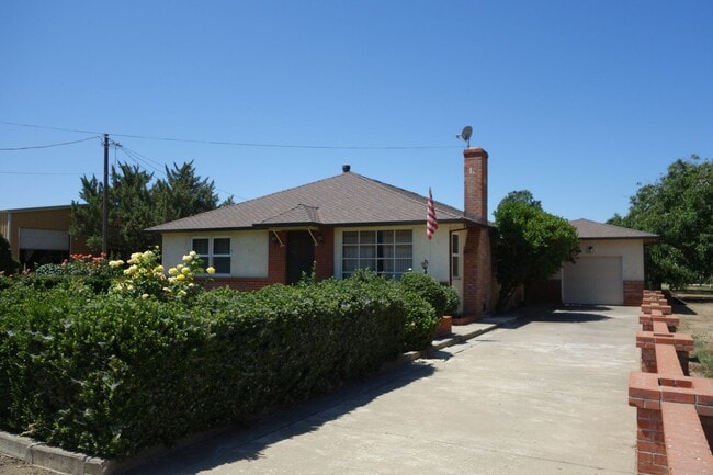 Photo - ? Charming Country Home Available November! ?