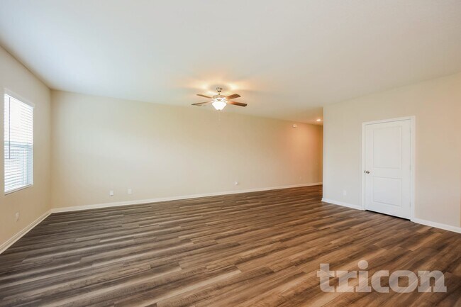 Photo - 7434 Asp Point