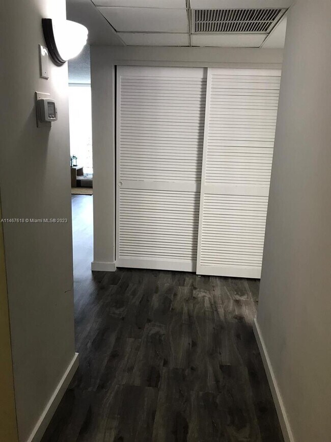 Photo - 19370 Collins Ave