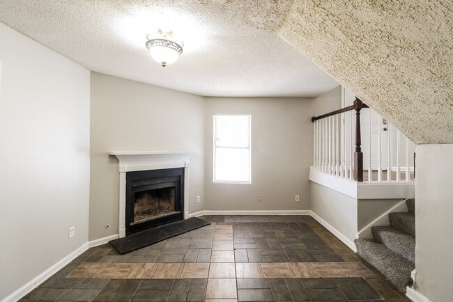 Photo - 6229 Creekford Ln