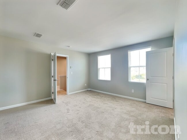 Photo - 104 Cavesson Ave