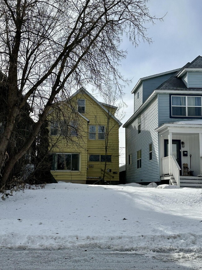 Building Photo - "Charming Studio Retreat with Modern Comforts in Virginia, MN!" Unit # 4