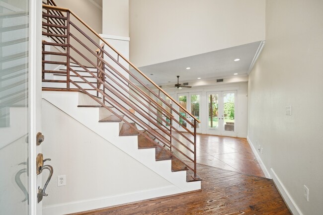 Photo - 513 W 22nd St