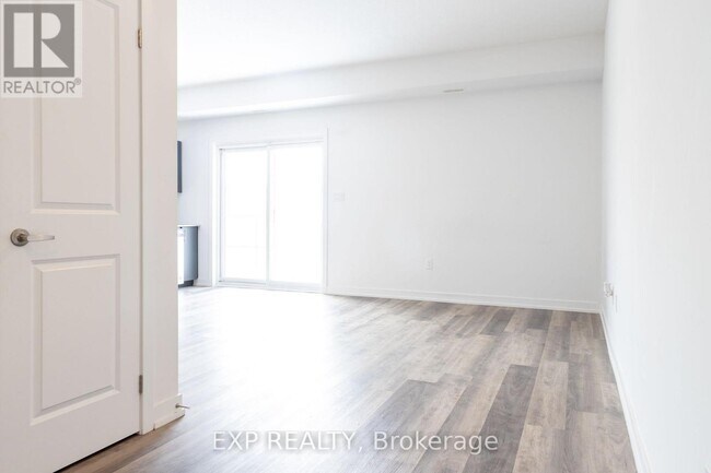 Photo - 205 W Oak Trl