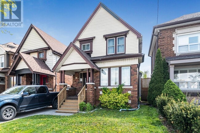 Photo - 114 Weir St N