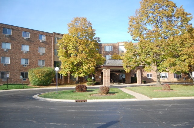 Building Photo - 1880 Bonnie Ln Unit 107