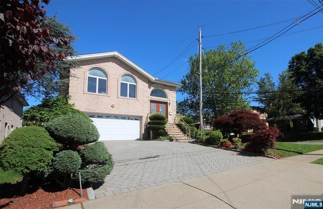 Photo - 499 Morse Ave