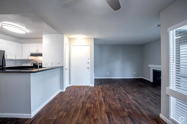 1BR, 1BA - 662SF