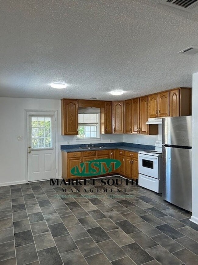 Photo - Quaint Westside Cottage