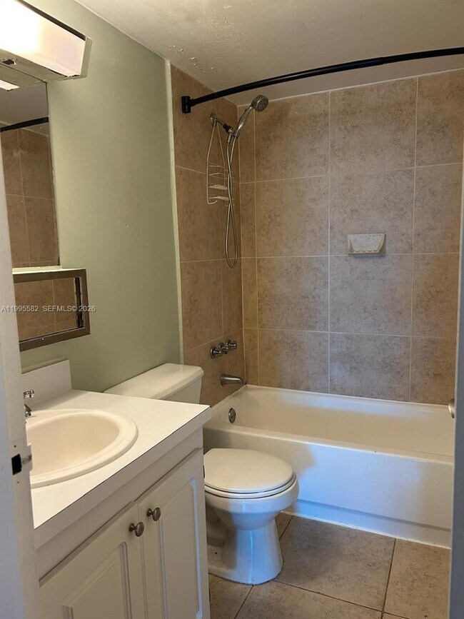 Building Photo - 1805 Sans Souci Blvd Unit 528