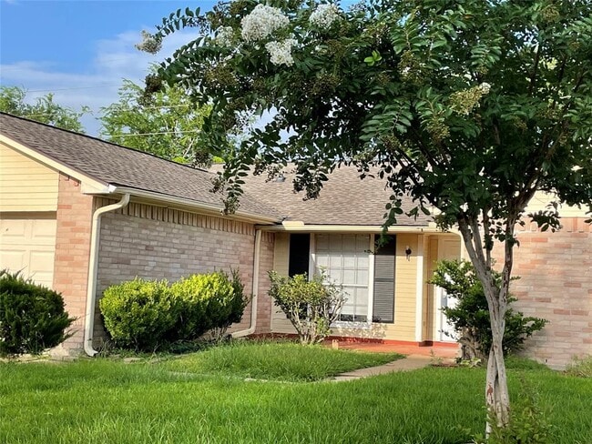Building Photo - 1011 E Brompton Dr Rental