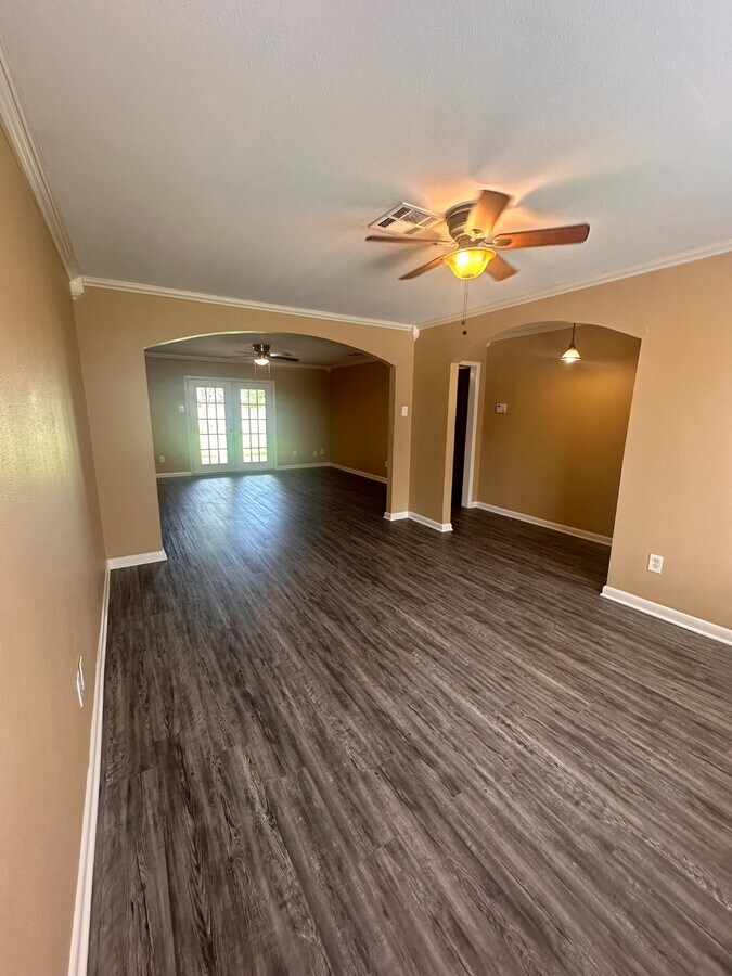 Photo - 5830 Effingham Dr