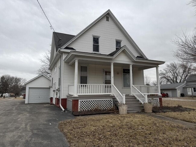 Building Photo - 201 S 1st St