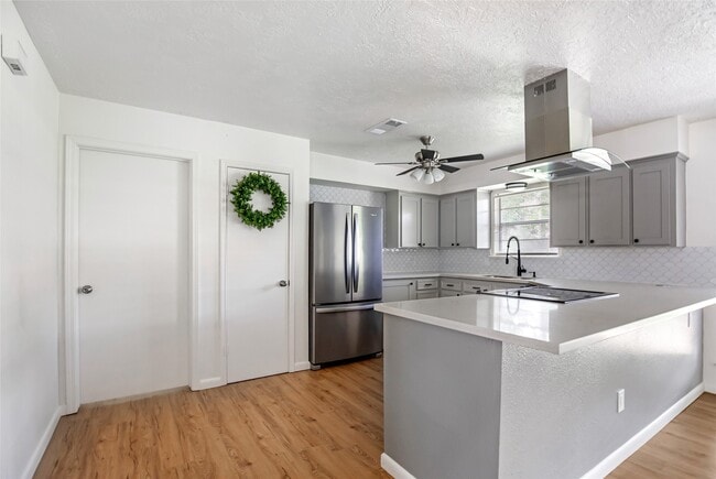 Photo - 212 Normal Park Dr