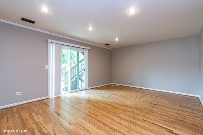 Photo - 1515 W Oakdale Ave