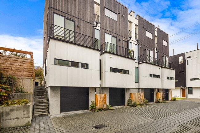 Photo - Eastlake 3 Bedroom Townhouse with Rooftop Deck/Views