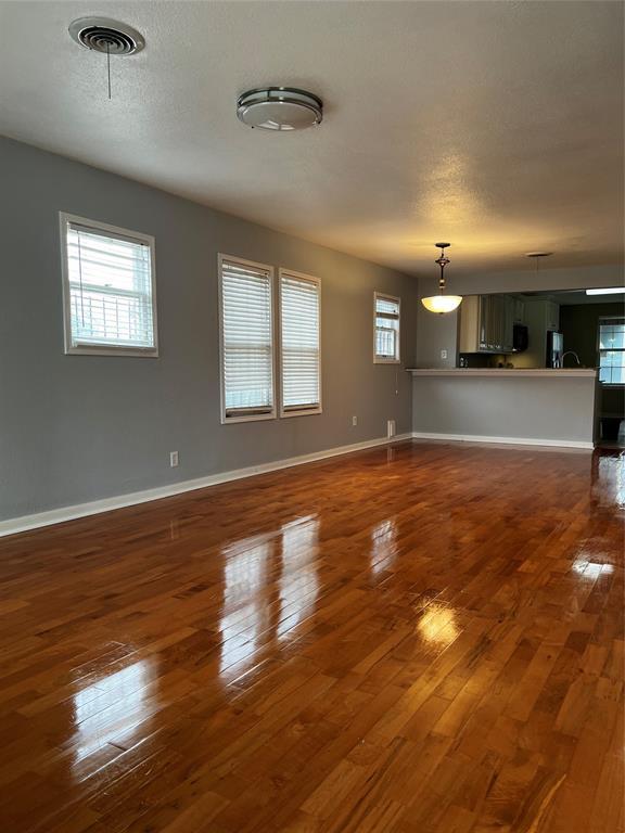 Photo - 1105 Elliston St