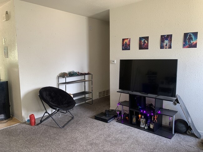 Photo - 807 E Reynolds St