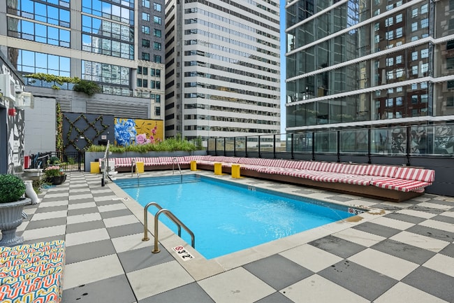 Photo - 98 E Lake St