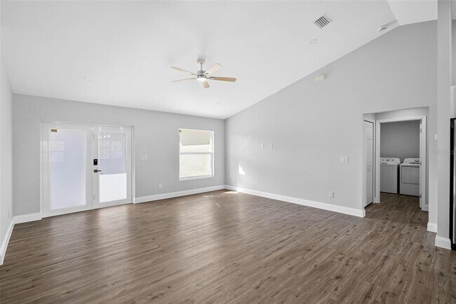 Photo - 375 Denver Dr