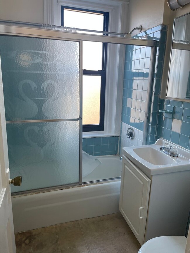 Photo - PACKARDS CORNER 4th Floor Sunny Studio, Ut...