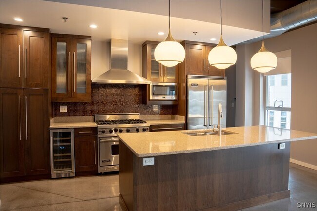 Photo - 211 W Jefferson St