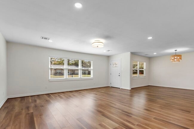 Photo - 10218 Moorberry Ln