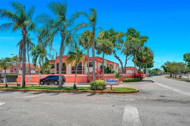 Photo - 842 NE 209th St Unidad 201