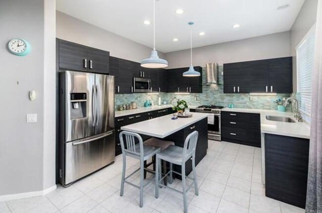 Photo - 5 Bedroom Home in Carmel Valley Cul-de-Sac