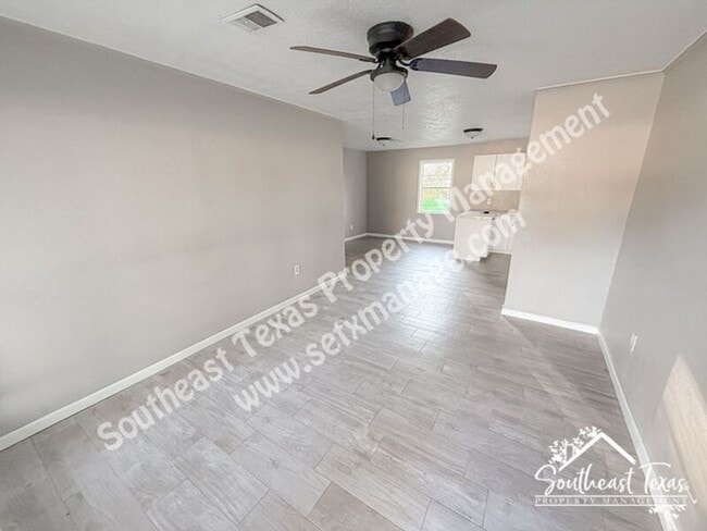 Photo - 620 Smelker Ave