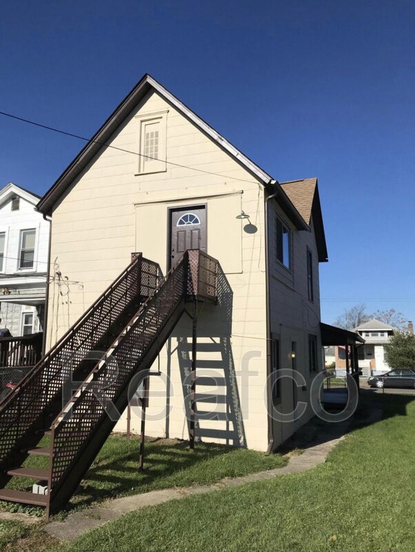 Photo - 975 1/2 Campbell Ave