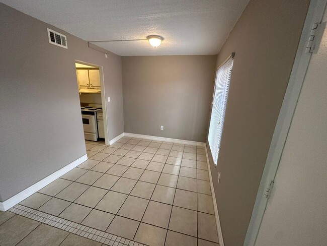 Photo - GREEN TEE VILLAGE 1 BED FOR RENT - FAST APPROVAL!