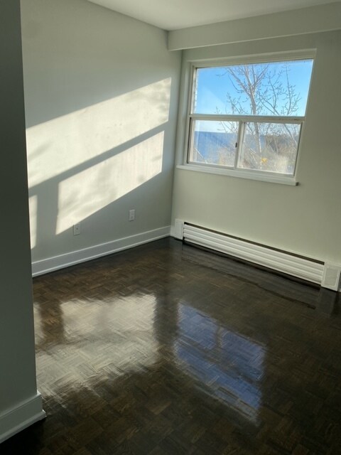 Photo - Waterfront 2 Bedroom Beautifully Renovated Unit Unité 44