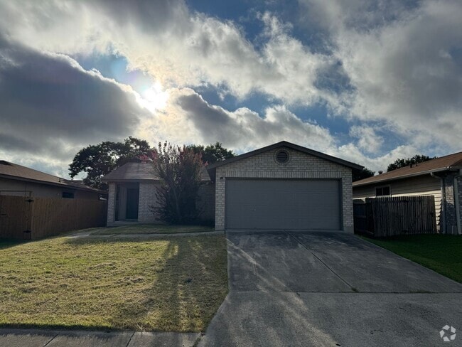 Building Photo - NICE 3 BDRM 2 BATH HOME * GREAT FLOOR PLAN...