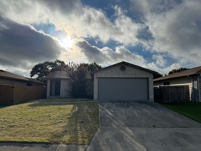 Building Photo - NICE 3 BDRM 2 BATH HOME * GREAT FLOOR PLAN...
