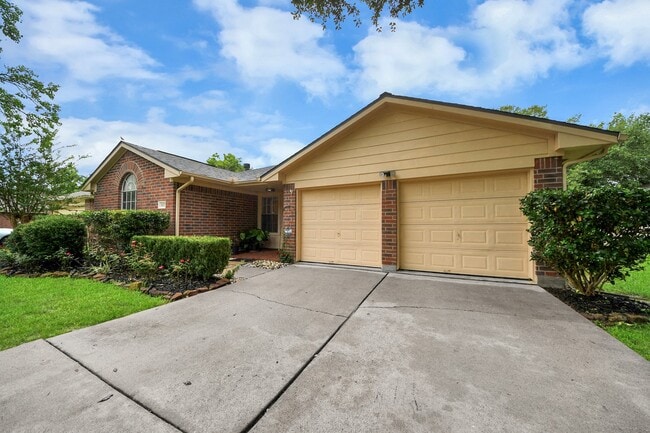 Photo - 16215 Cypress Trace Dr