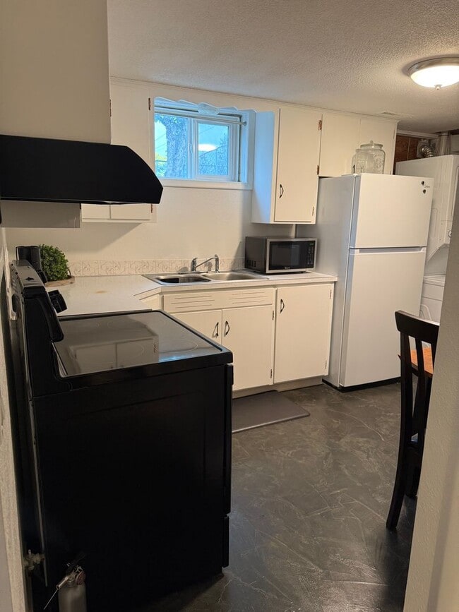 Photo - 1448 Avenue D Unit 2 - Downstairs