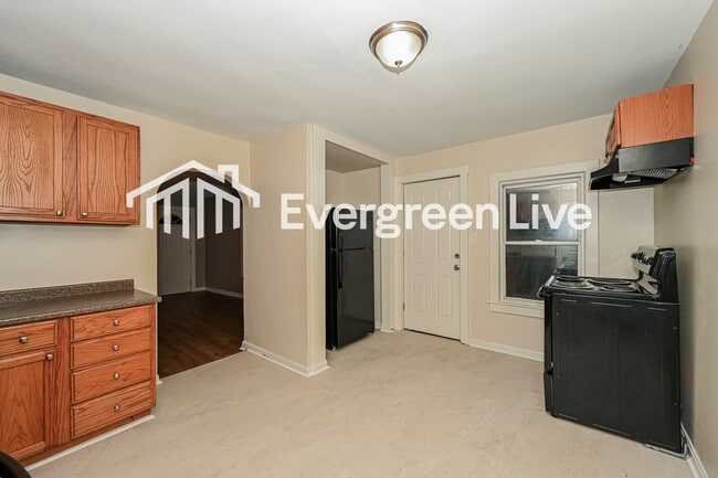 Photo - 3227 Struble Rd