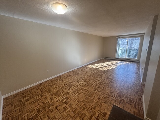 Building Photo - 225-225 Old Carriage Dr Unit 210