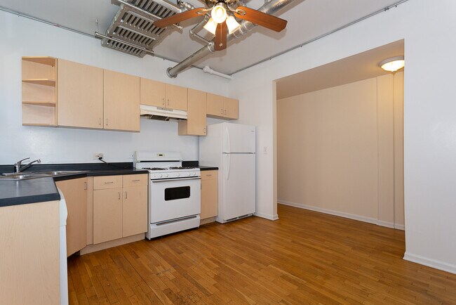 Photo - 2418 N Sawyer Ave Unit 6H