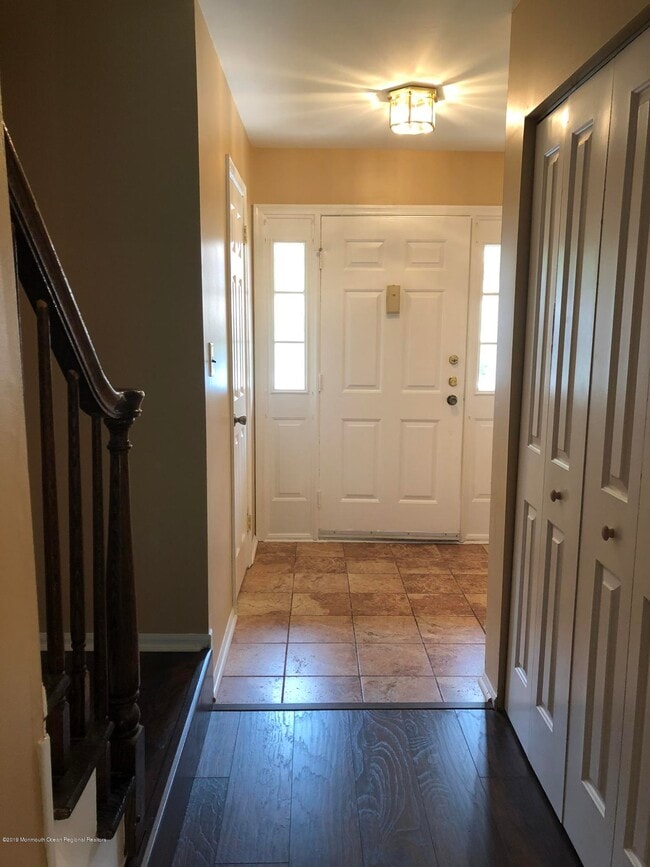 Photo - 275 Gloucester Ct