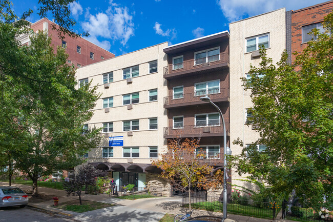 Building Photo - 468 West Melrose Rental