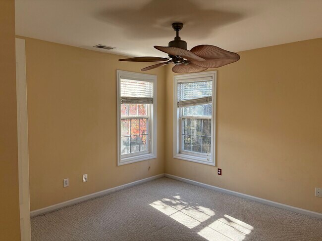 Photo - 945 College Pl Ct NW