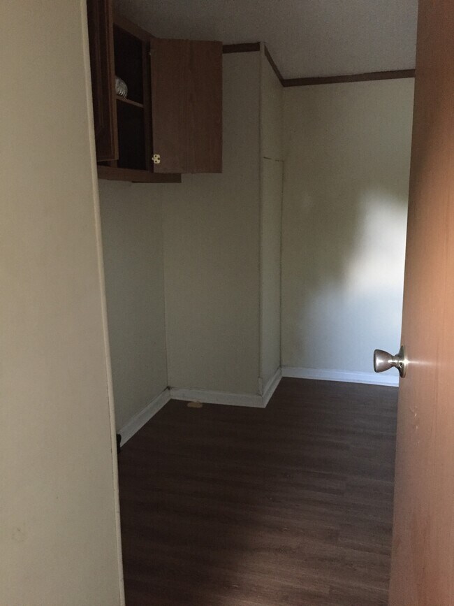 528 Chris St
