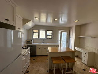 Photo - 2046 Highland Ave