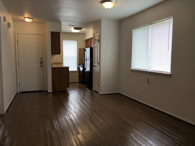 Photo - 3617EL Unidad A