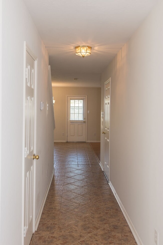 Photo - 2207 Ames St