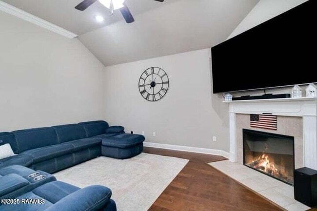 Photo - 119 Peak Valley St