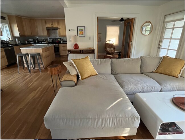 Living room, TV + Roku included - 1301 Willivee Dr