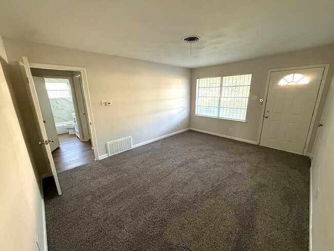 Photo - MOVE IN SPECIAL $500 OFF ON THE FIRST MONTH'S RENT! AVAILABLE NOW!!! Charming 4 bedroom 2 bath ho...